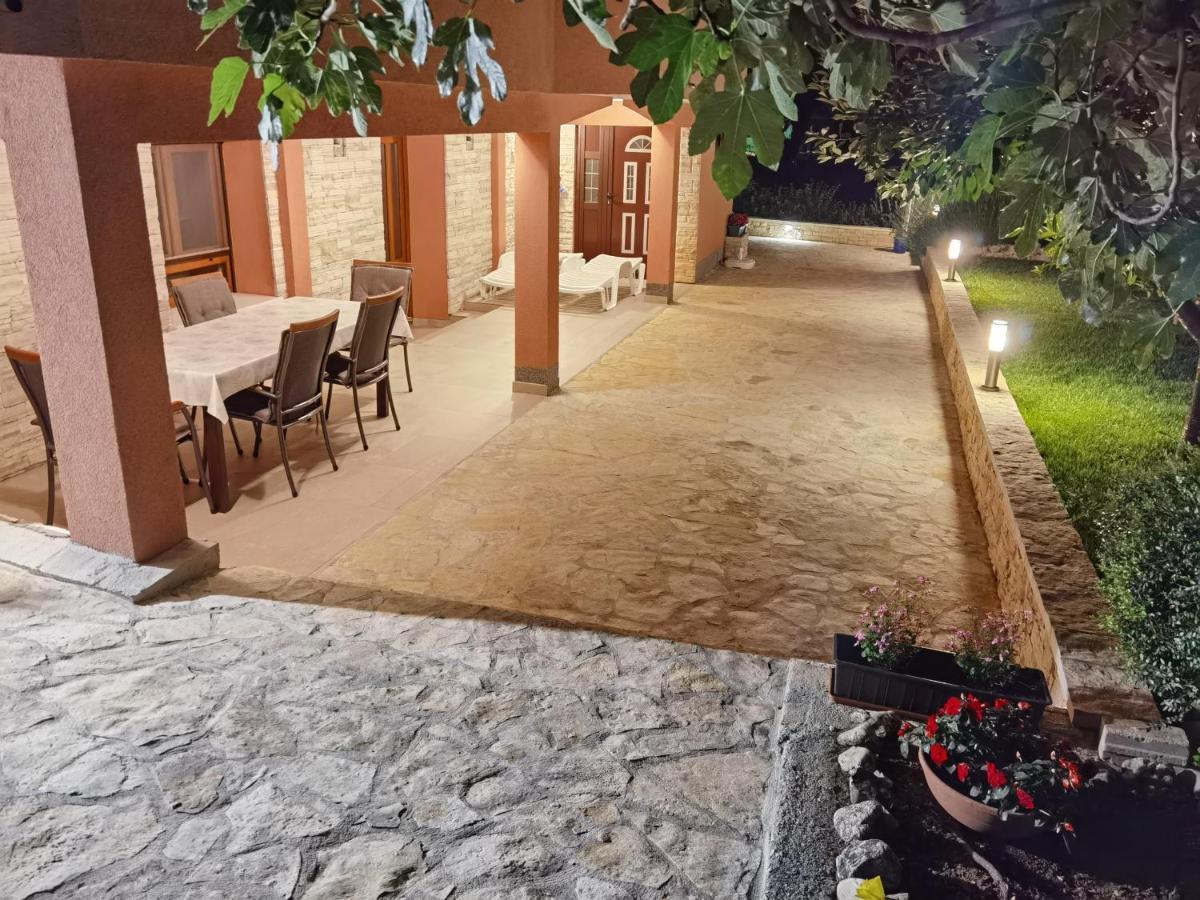 Apartman Bura Appartement Posedarje Buitenkant foto