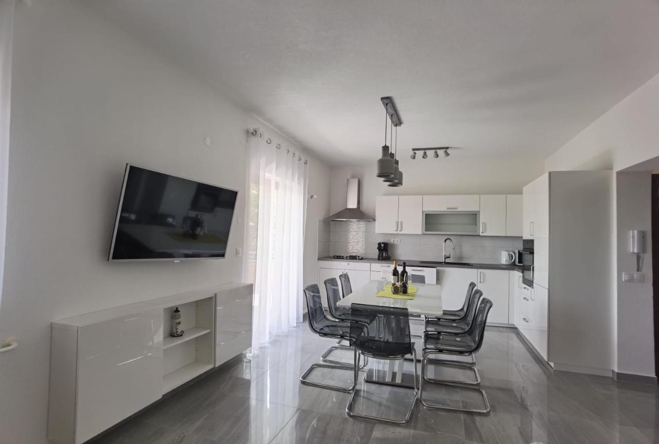 Apartman Bura Appartement Posedarje Buitenkant foto