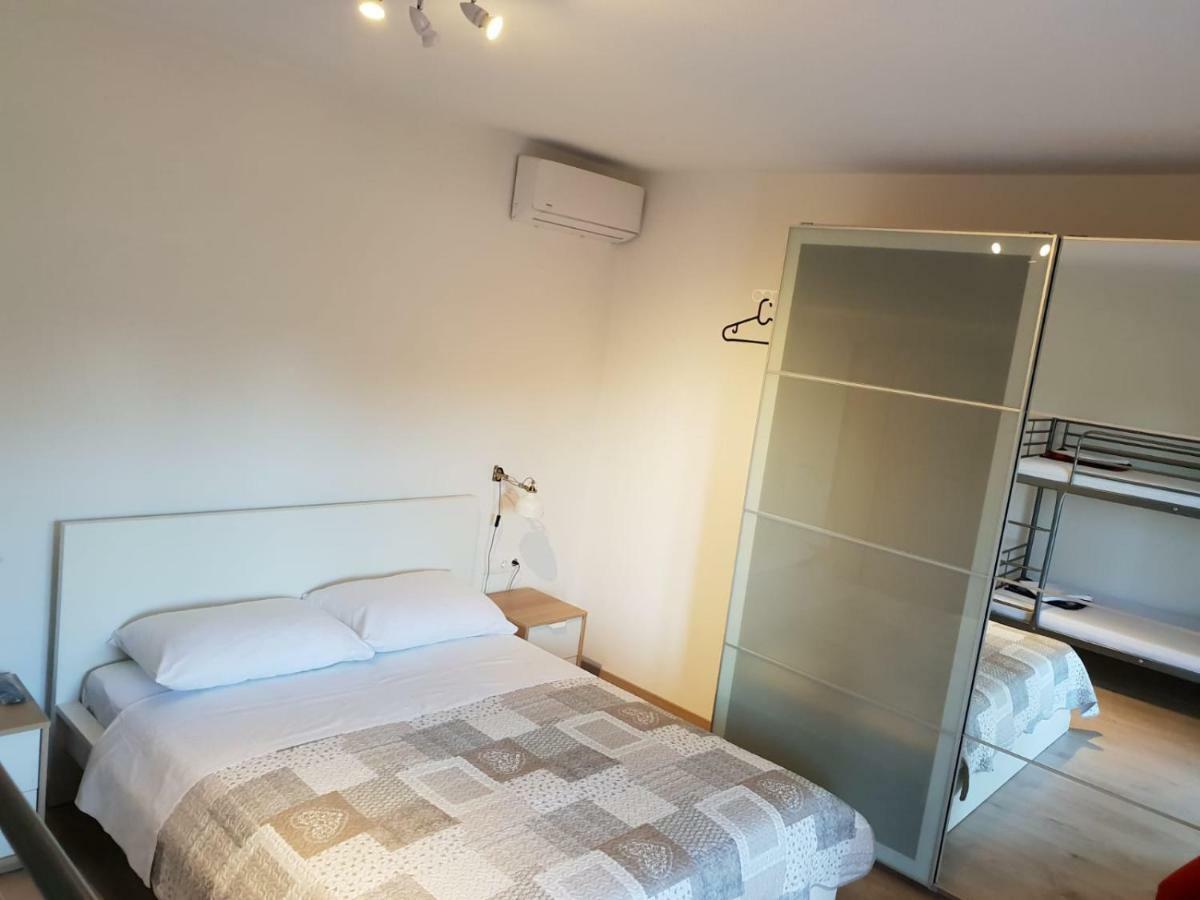 Apartman Bura Appartement Posedarje Buitenkant foto
